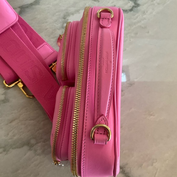 Sold Amazing Louis Vuitton Pink Utility Bag - Picture 5 of 16